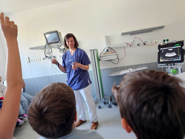 2025-04-30_KMM_Schülerführung_Notfallklinik_FotoHäfele (3).jpg