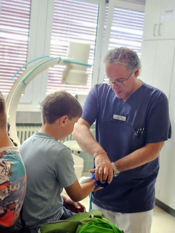 2025-04-30_KMM_Schülerführung_Notfallklinik_FotoHäfele (10).jpg