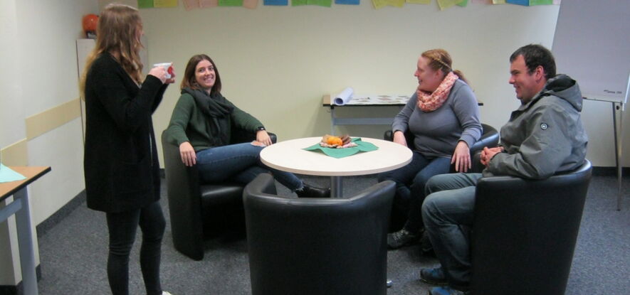 Im Café konnte man sich bei Kaffee und leckeren Kalorienbomben mit den Auszubildenden austauschen.