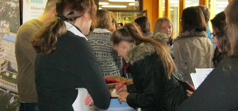 Impressionen zur Ausbildungsmesse 2016.