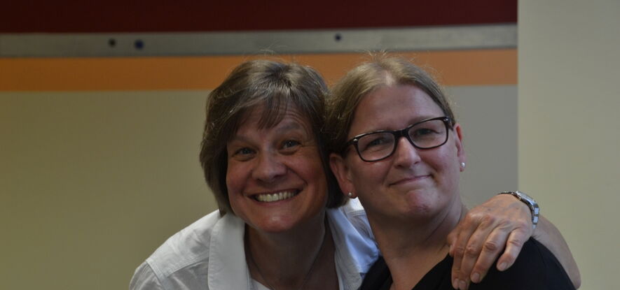 Vorfreude auf die neuen Schülerinnen: Frau Galm (li) & Frau Bux